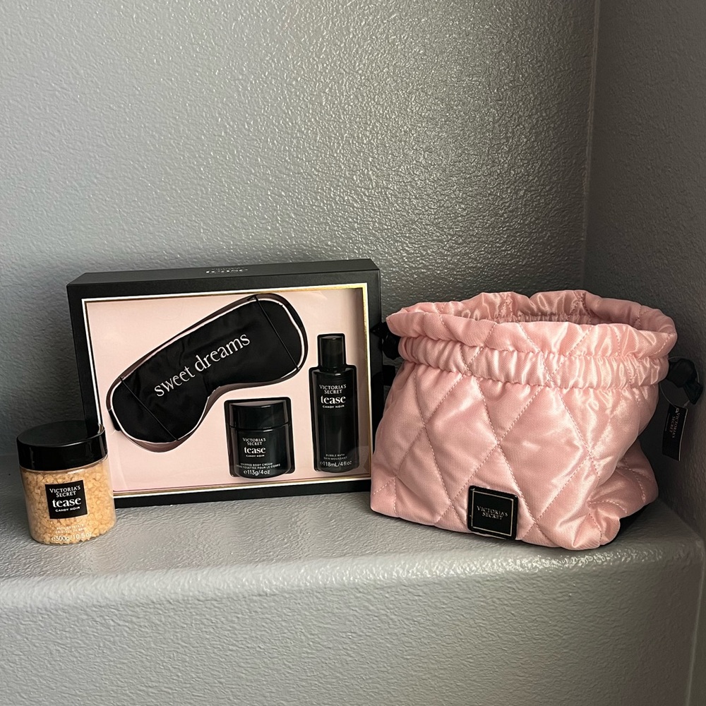 •Victoria’s Secret Bundle•